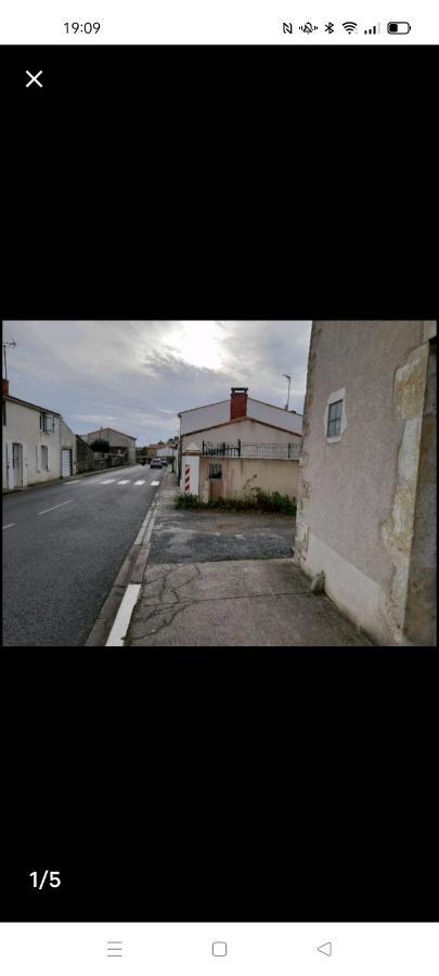 Maisonnee Avec Une Chambre Saint-Michel-en-l'Herm Екстер'єр фото